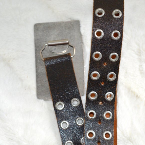 Vintage Leather Belt with Buckle - Picture 5 of 5